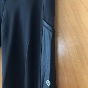 LULULEMON sz8 cropped workout leggings